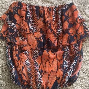 Strapless, bubble crop top